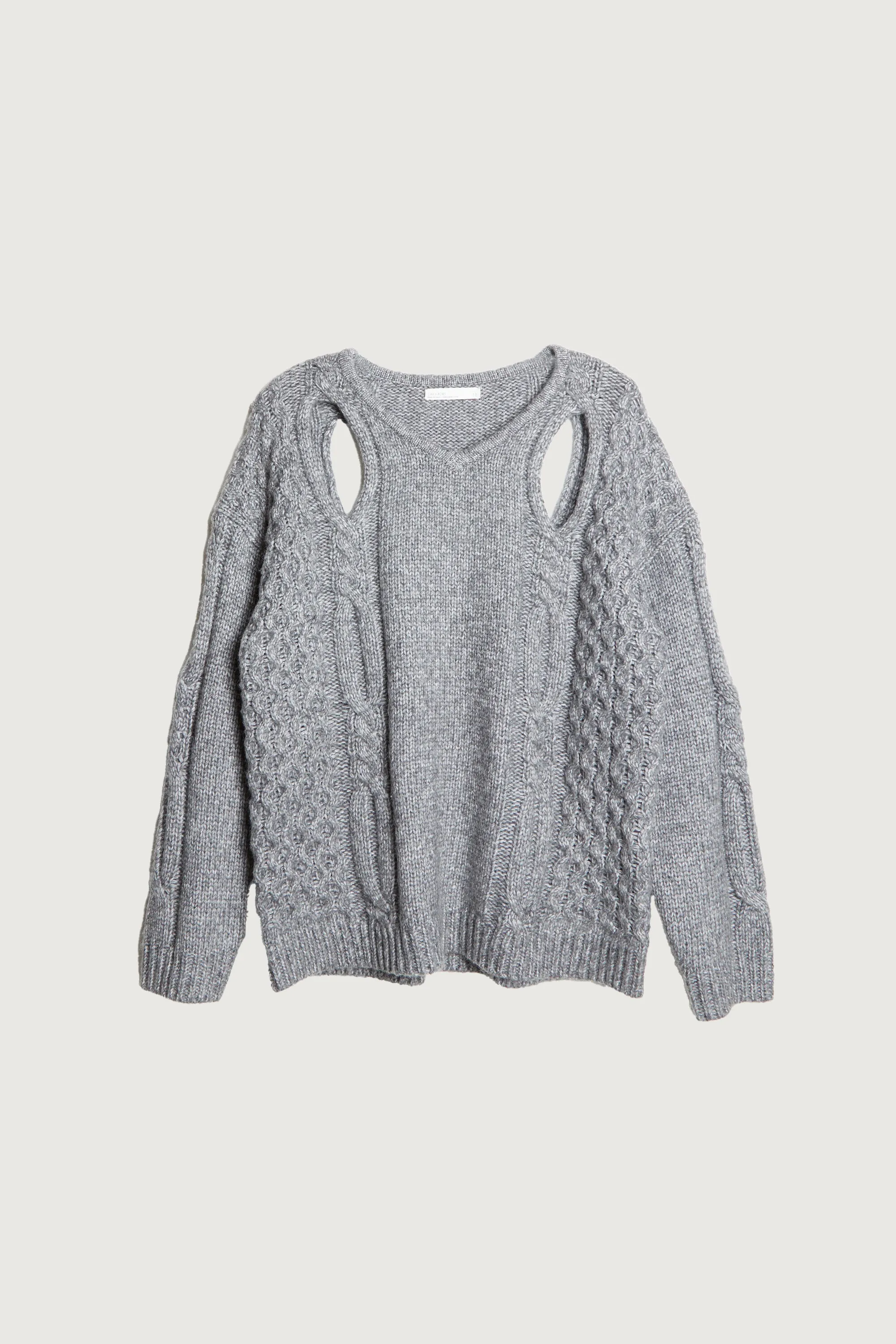 CHUNKY CABLE KNIT SWEATER WITH CUTOUT