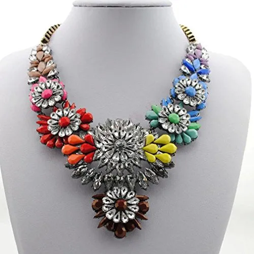 Collar con Detalles de Flores en Cristales de Colores