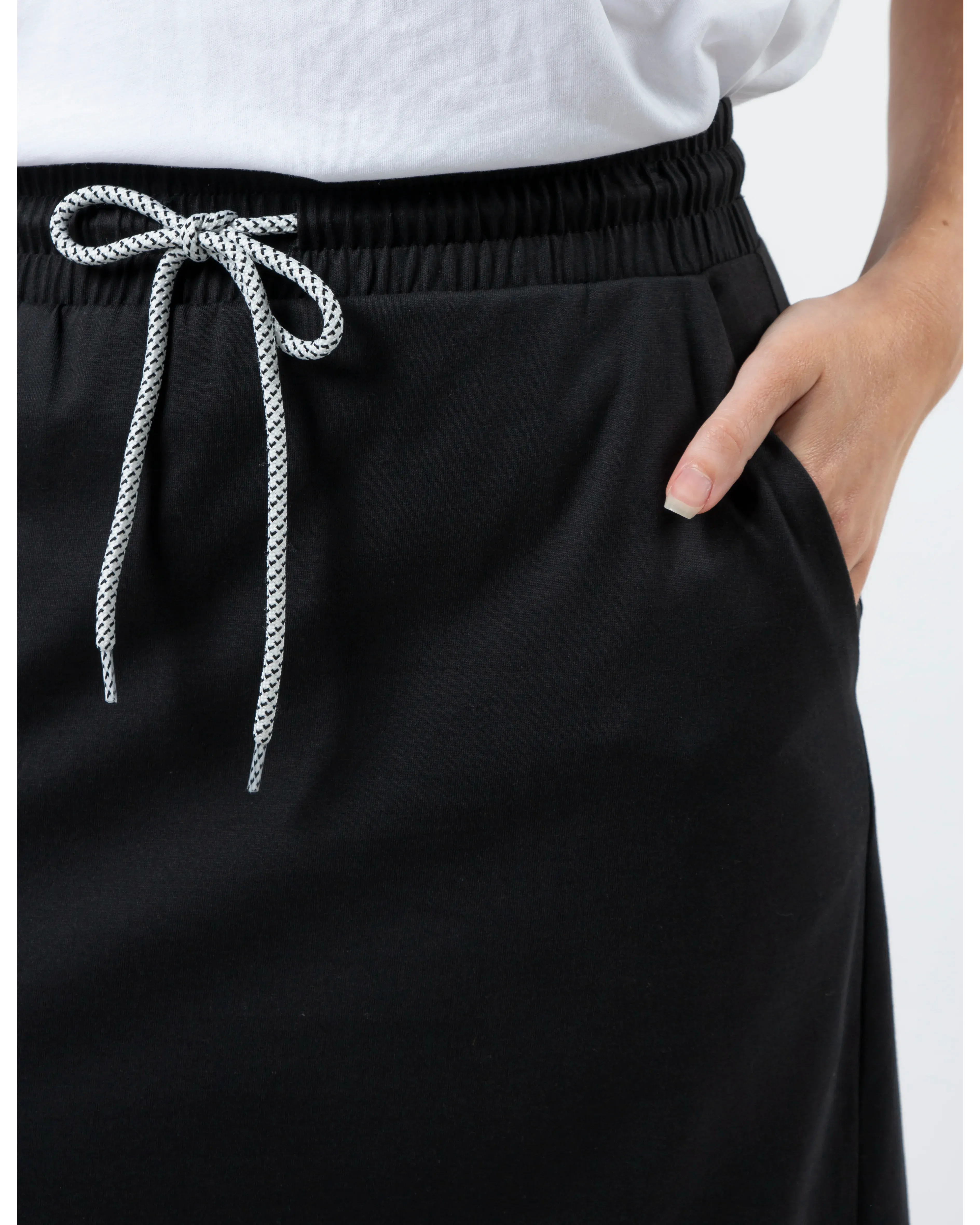 Essentials Skirt - Black