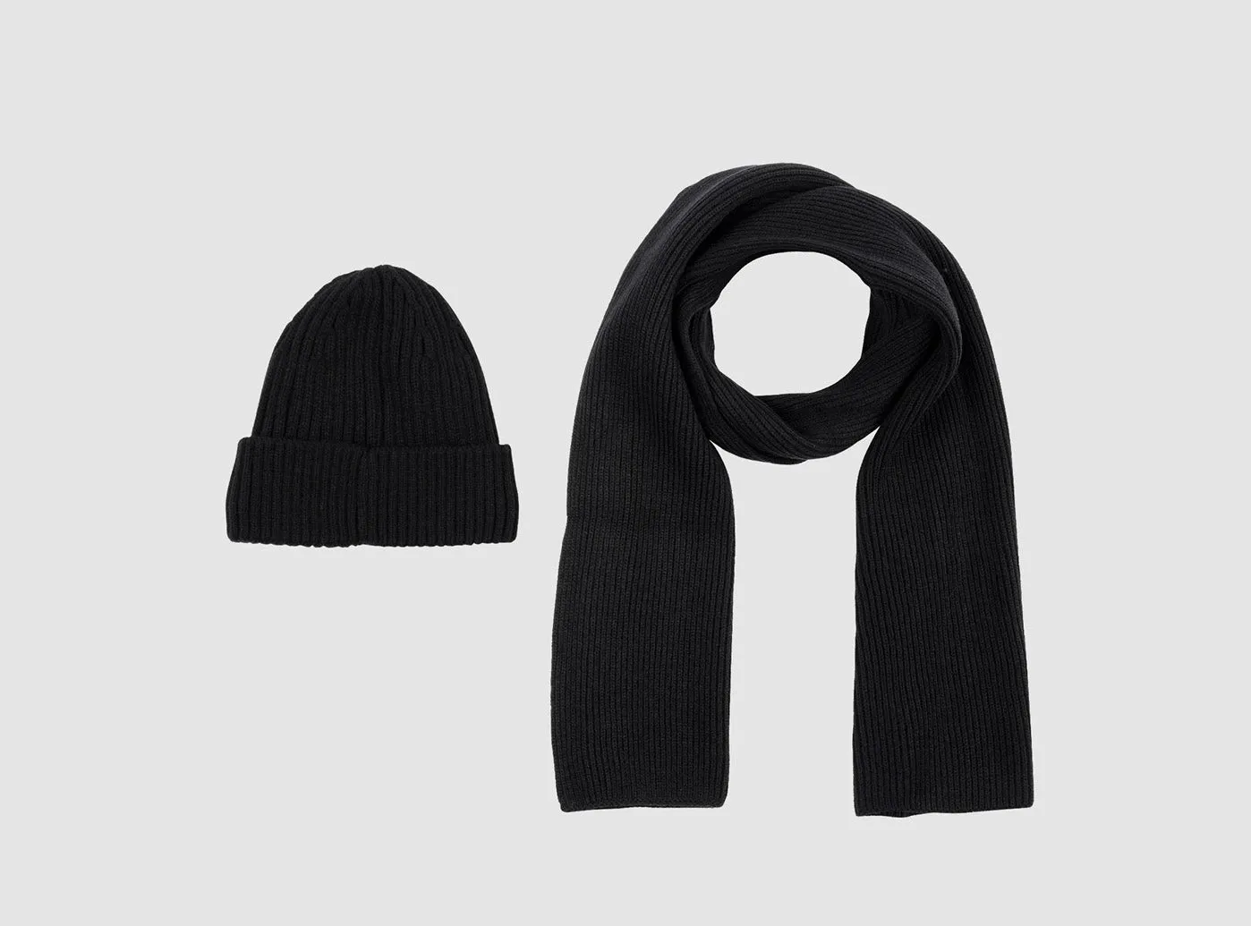 FitVille Knitted Hat and Scarf Set