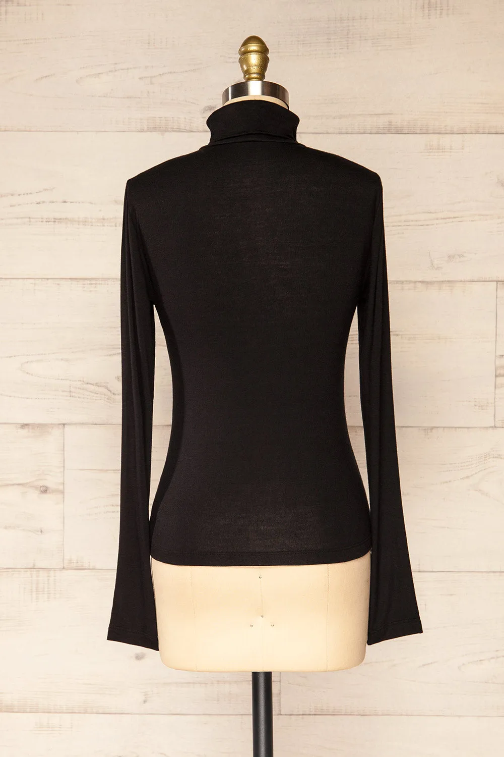 Lassi Black | Long Sleeve Turtleneck