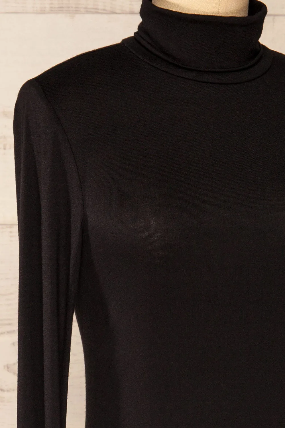 Lassi Black | Long Sleeve Turtleneck