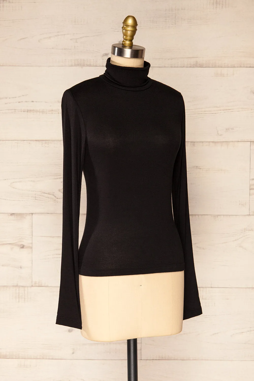 Lassi Black | Long Sleeve Turtleneck