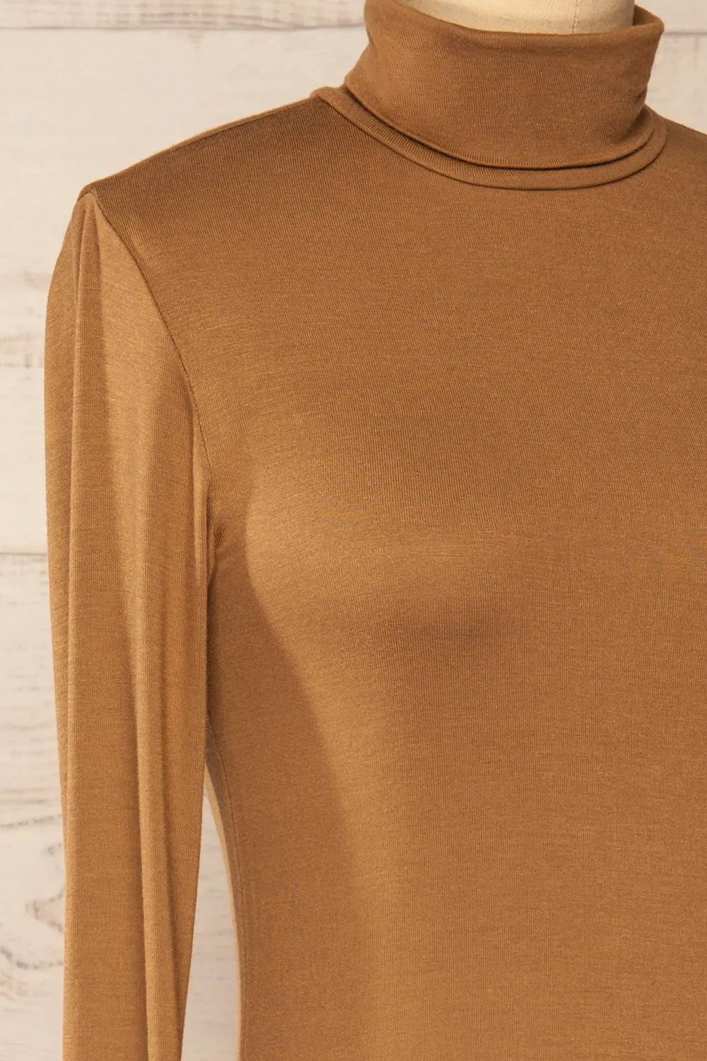 Lassi Caramel | Long Sleeve Turtleneck