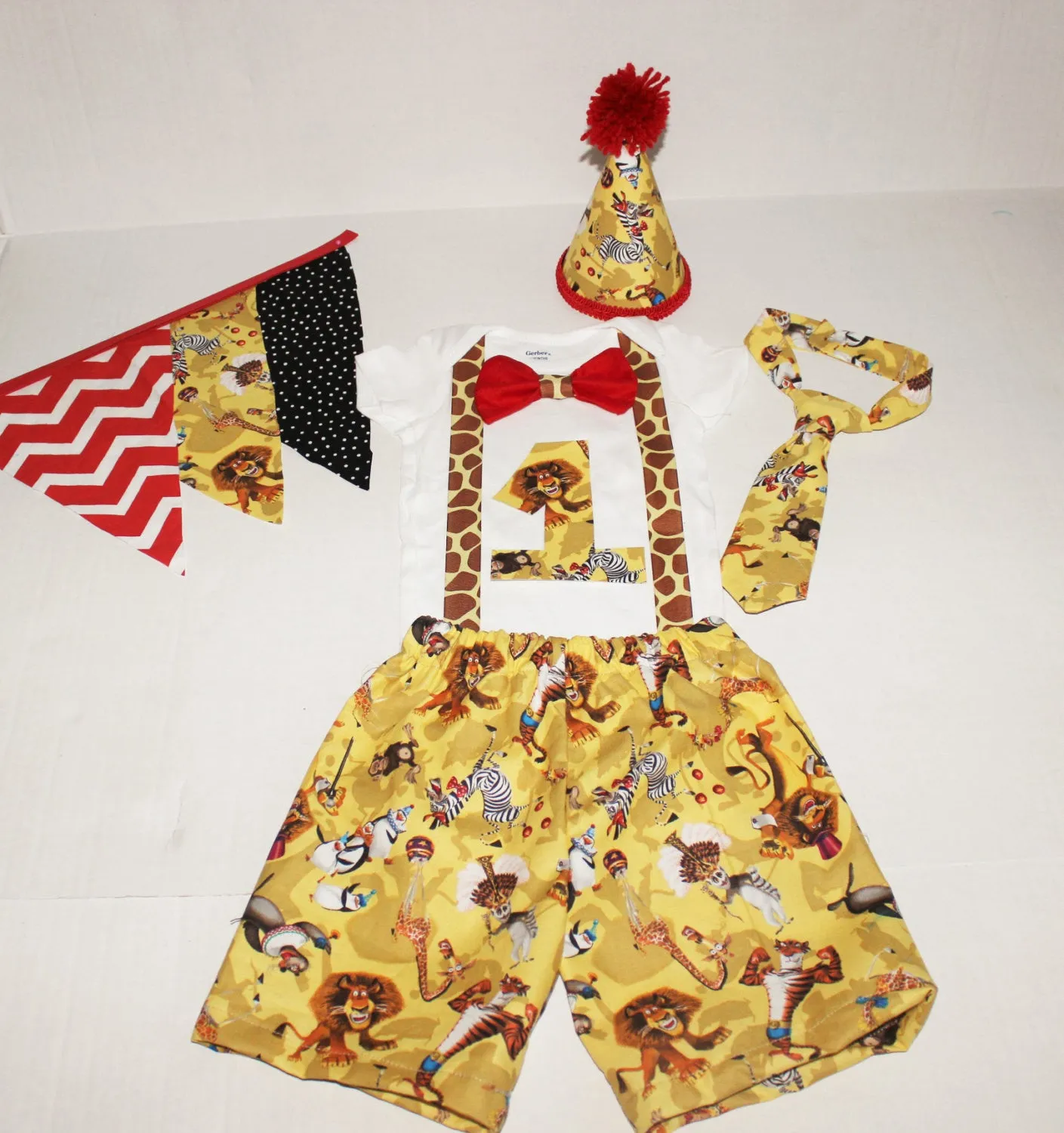 safari cake smash outfit with party hat,madagascar birthday outfit, circus cake smash zoo animals Boys cake smash outfit, zoo Banner