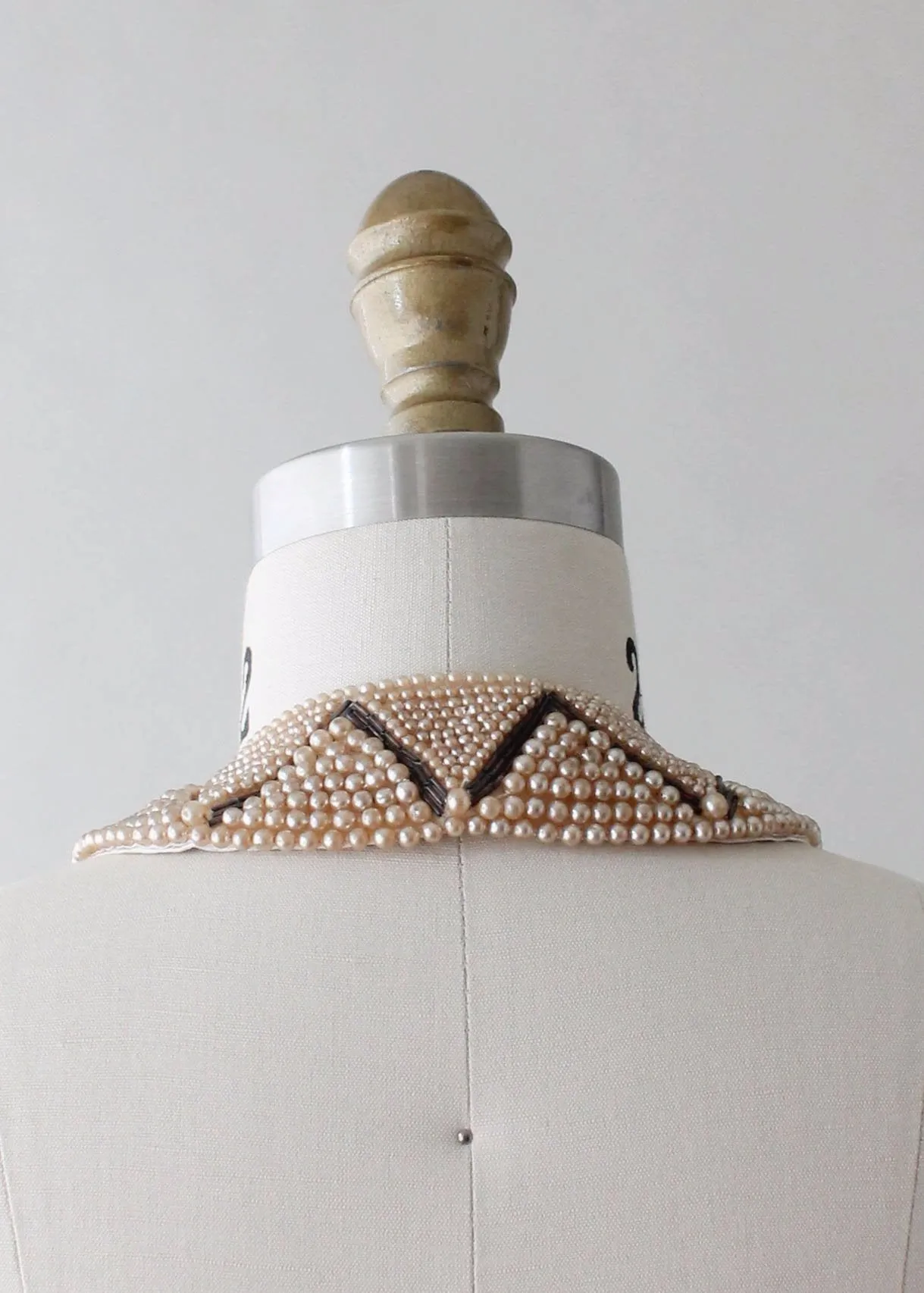 Vintage 1950s Grey and Pearl Beaded Collar