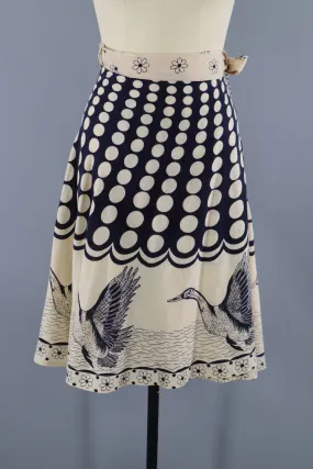 Vintage 1980s Flying Geese Ducks Novelty Print Wrap Skirt