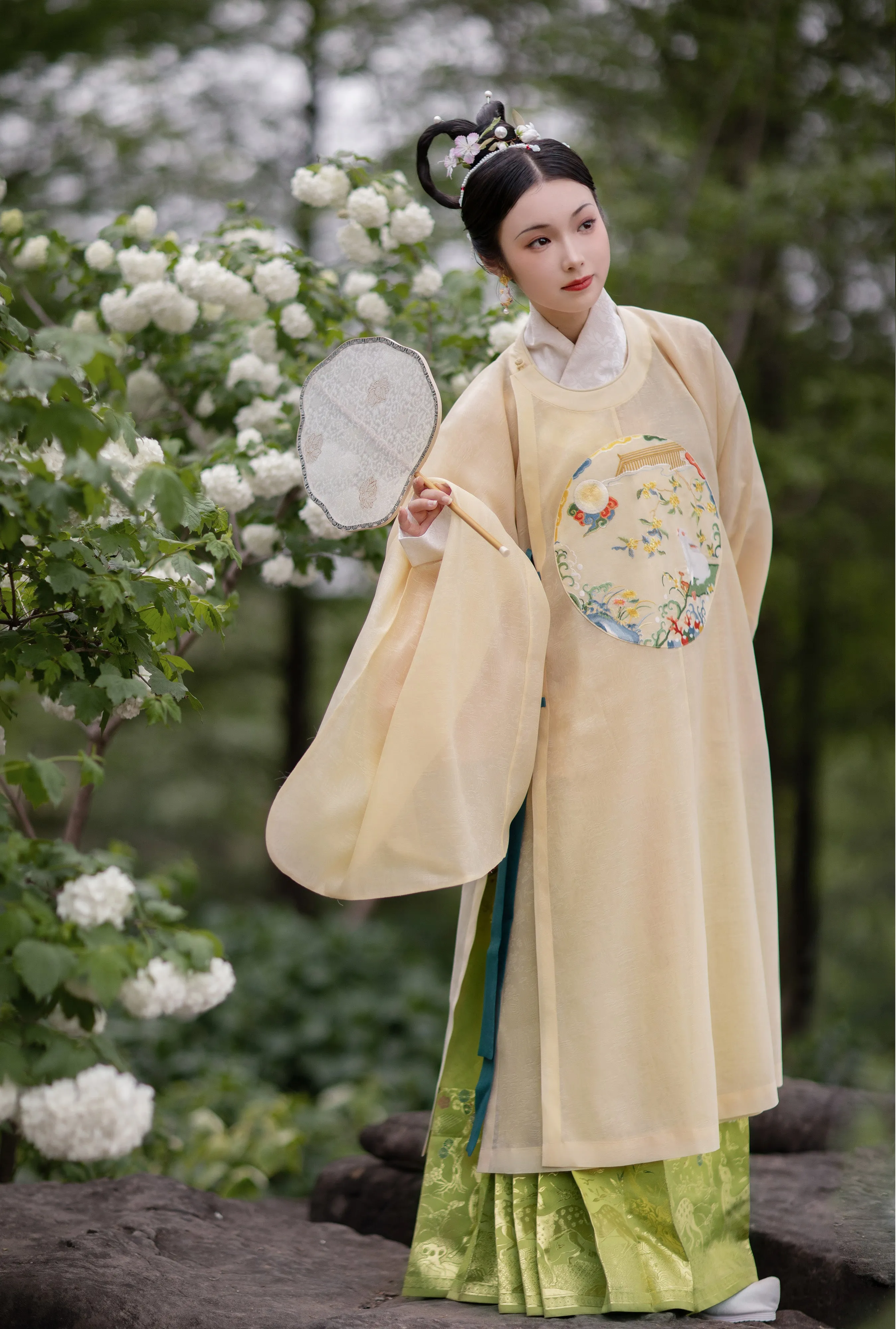 Wang Yue 望月 Moongazing Rabbit Late Middle Ming Yuanling Changshan Round Collar Long Shirt