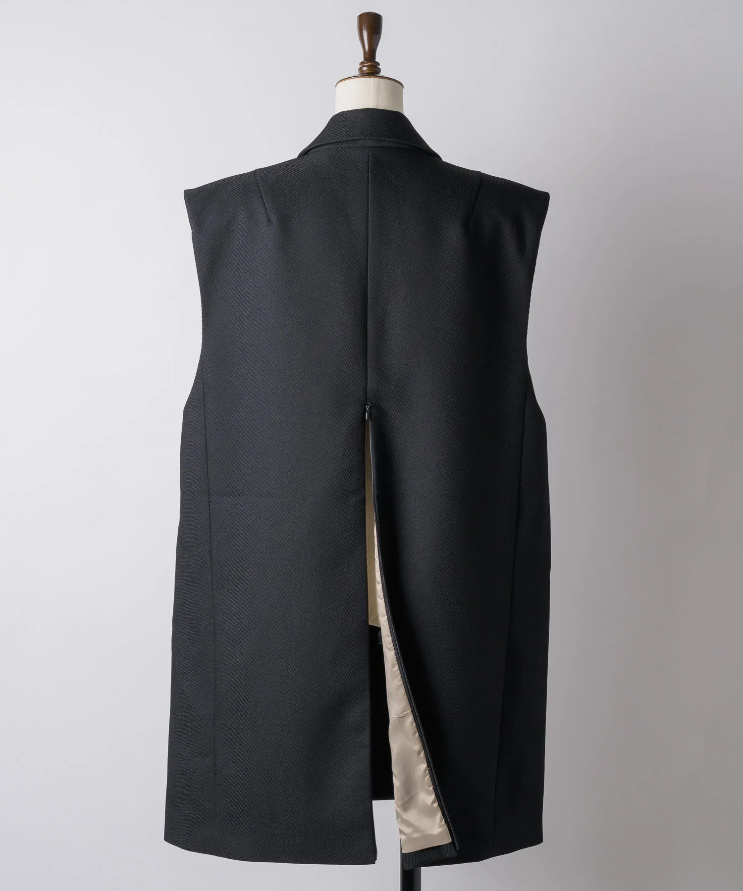 【yae】Back slit fastner gilet / バックスリットファスナージレ